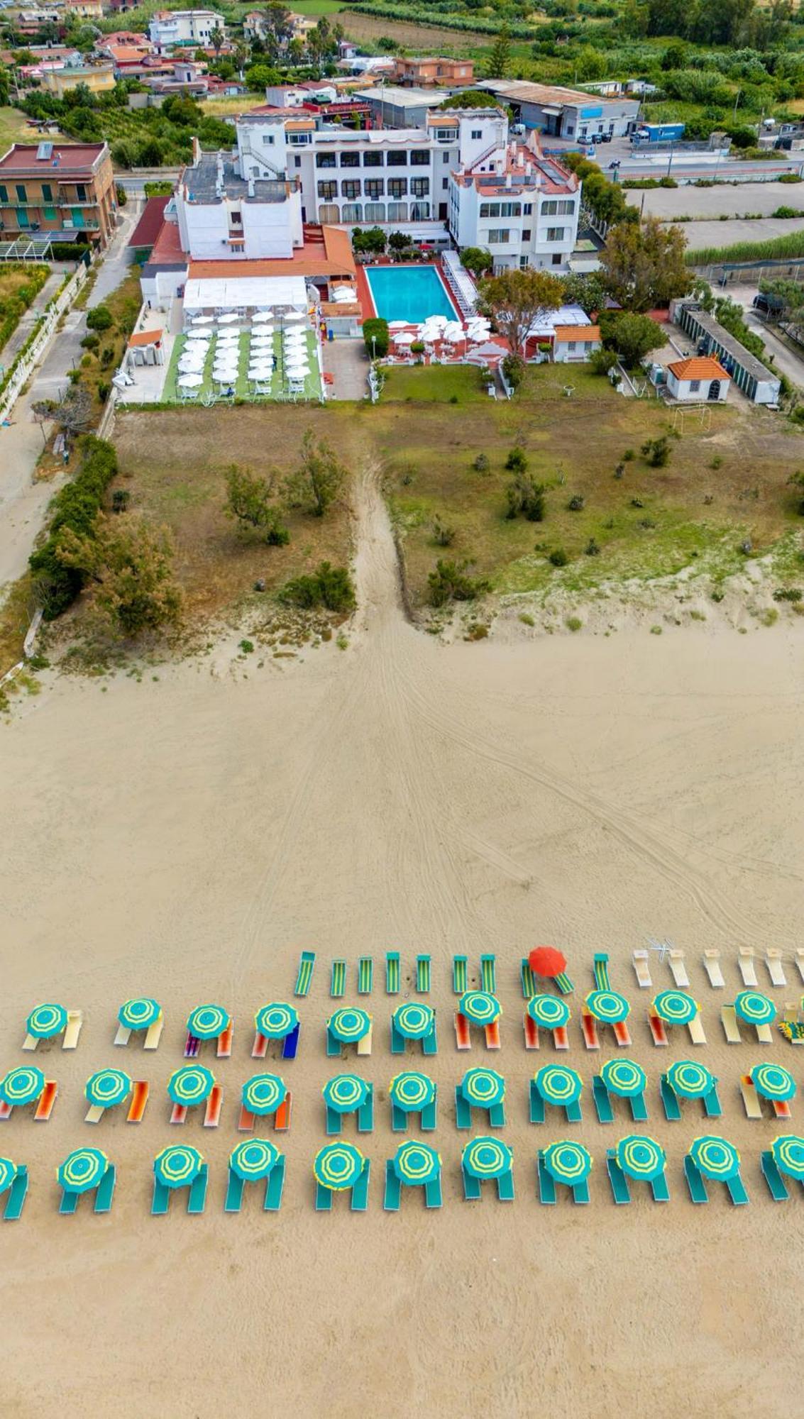 International Resort Mondragone Luaran gambar